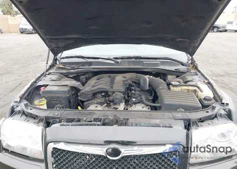 2010 Chrysler 300 Touring/Signature Series/Executive Series z USA, uszkodzony, nr VIN 2C3CA5CV1AH211238